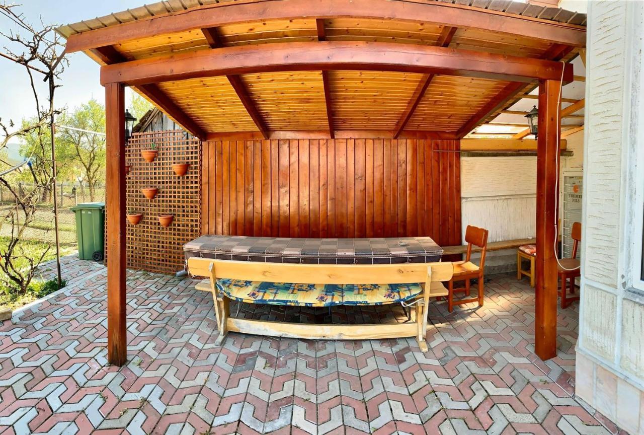Casa Debora Haţeg Exterior foto